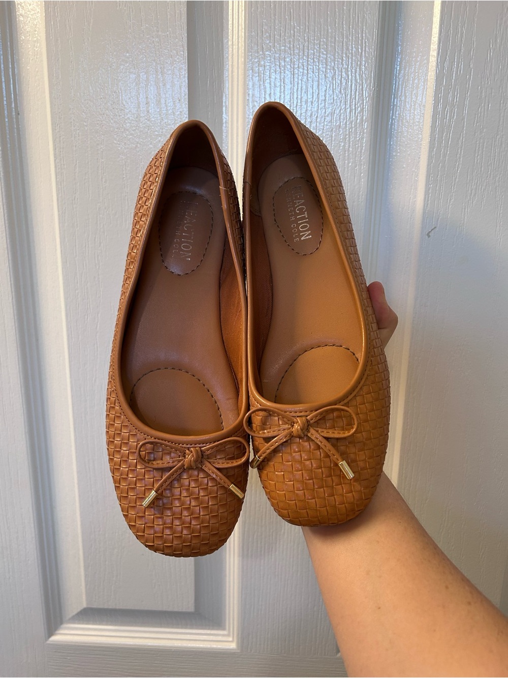 EUC Kenneth Cole Reaction Woven Tan Ballet Flats with Bow - size 8